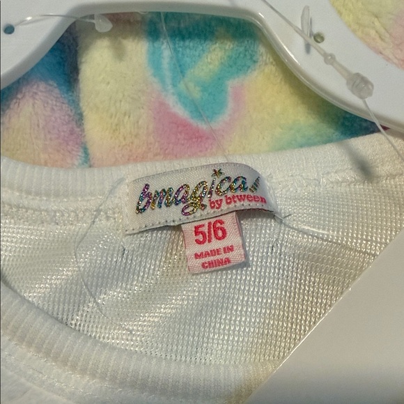 Kids Pajama Set with Heart Design - White and Multicolor size 5/6 - Picture 3 of 6